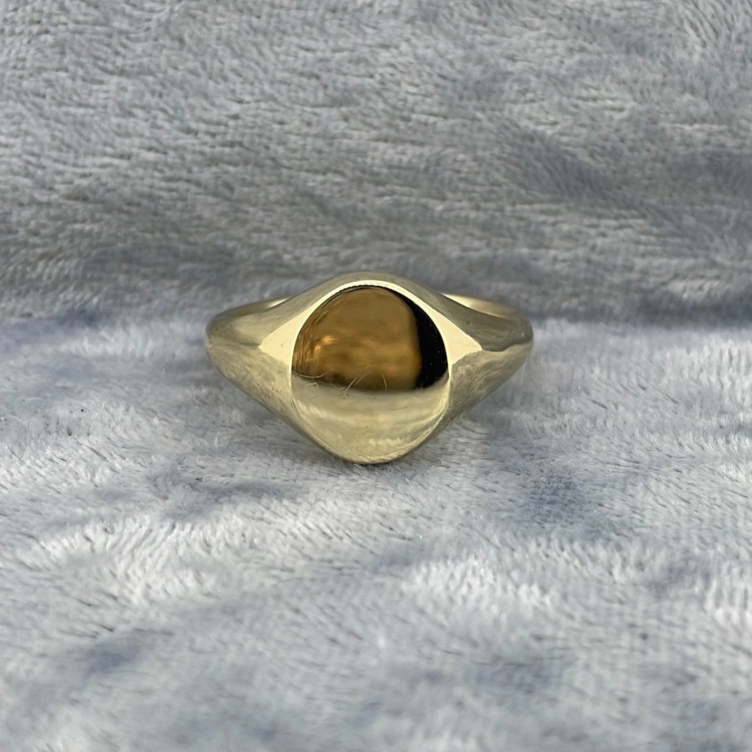 R0497 9ct  Oval head signet ring 12x10mm FSR1