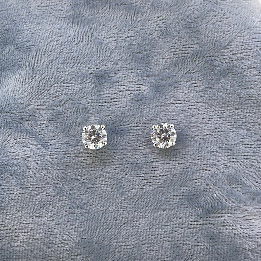 E3517 Sil Studs C.Z 6mm claw set 48636