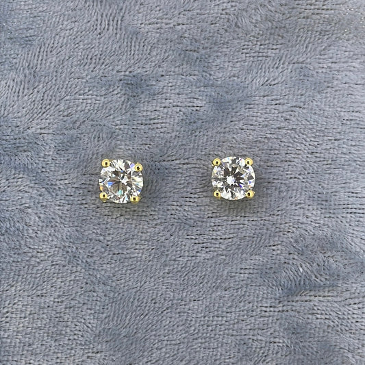 E3711 Gilt Studs C.Z 4 claw 7mm 4863