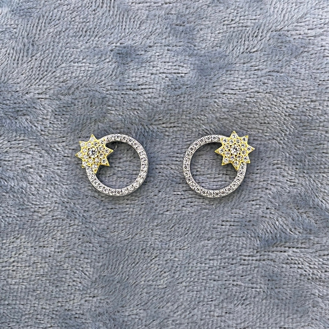 E3721 2 tone Studs C.Z Round open circle with single star 5955