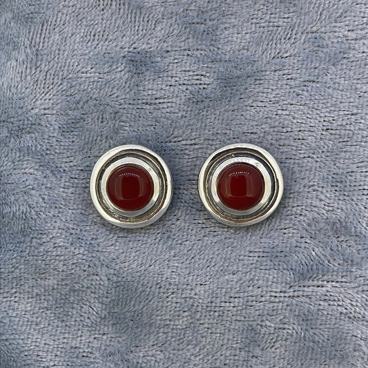 E2332 Sil Studs Cornelian Large round space ship