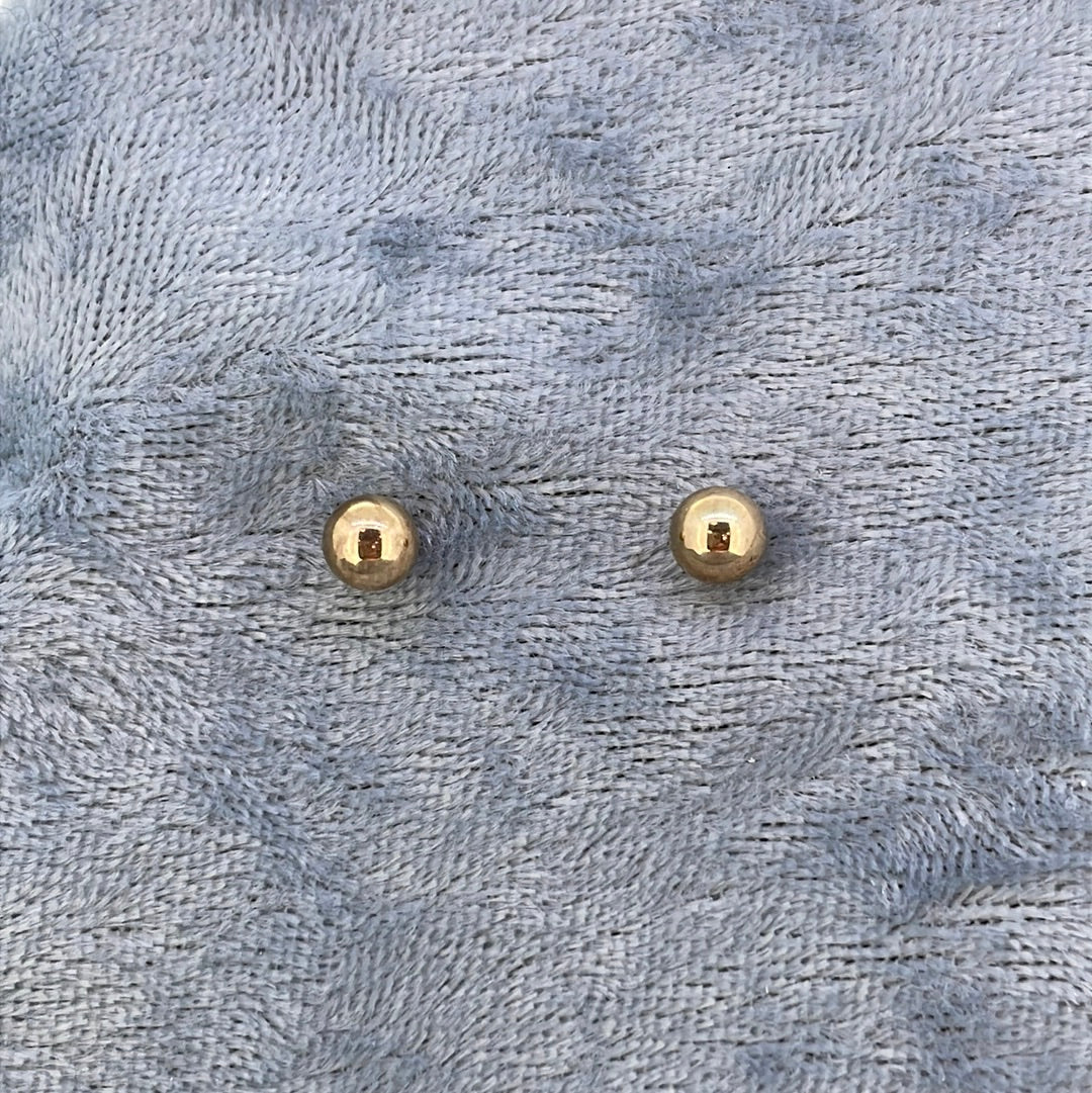 E3466 9ct Studs  Ball studs 5mm 3005