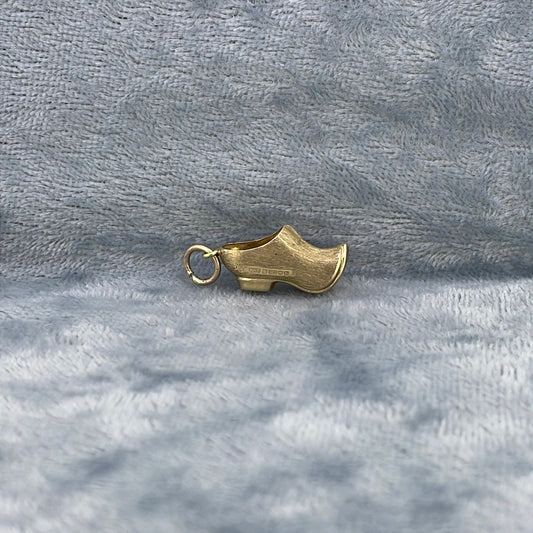 GC08 Clog