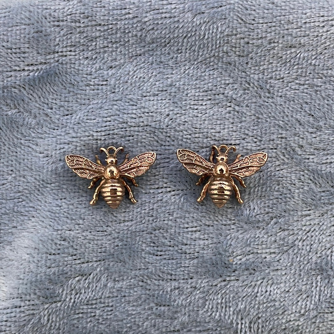 E3544 9ct Bee studs