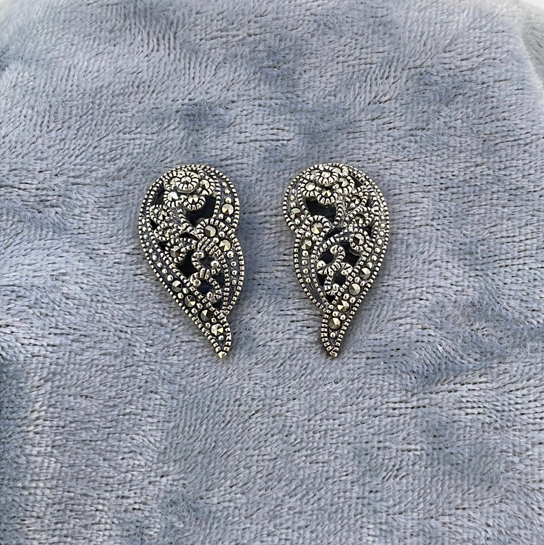 E2836 Sil Studs Marcasite Angel wings AB31