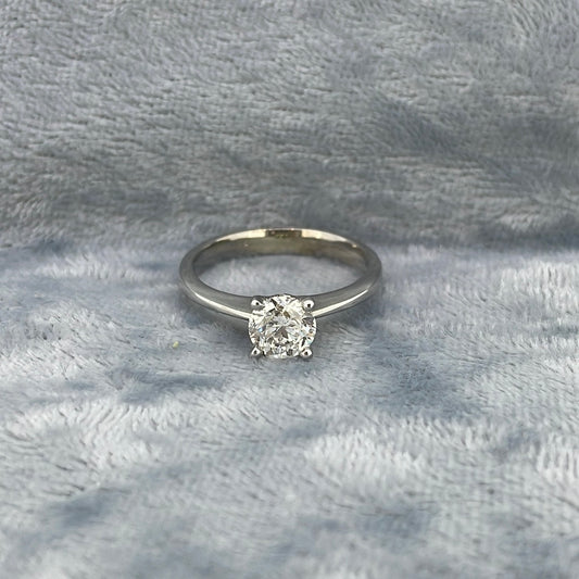 R0732 18ct Diamond 0.90ct single stone 4 claw