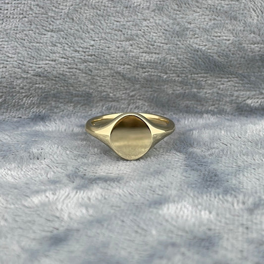 R0699 9ct  9x8mm oval face signet ring S234