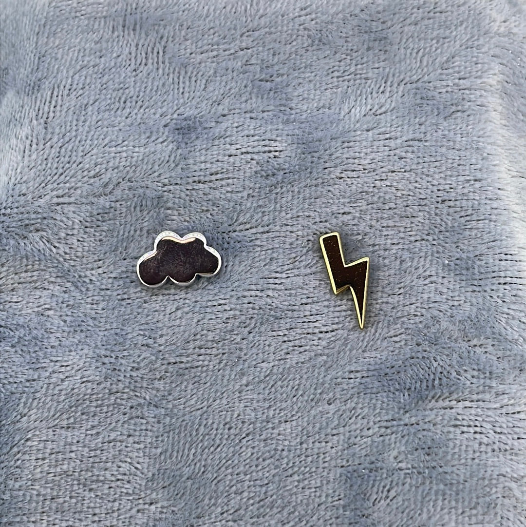 E3579 Sil Studs  Lightening and cloud H2608
