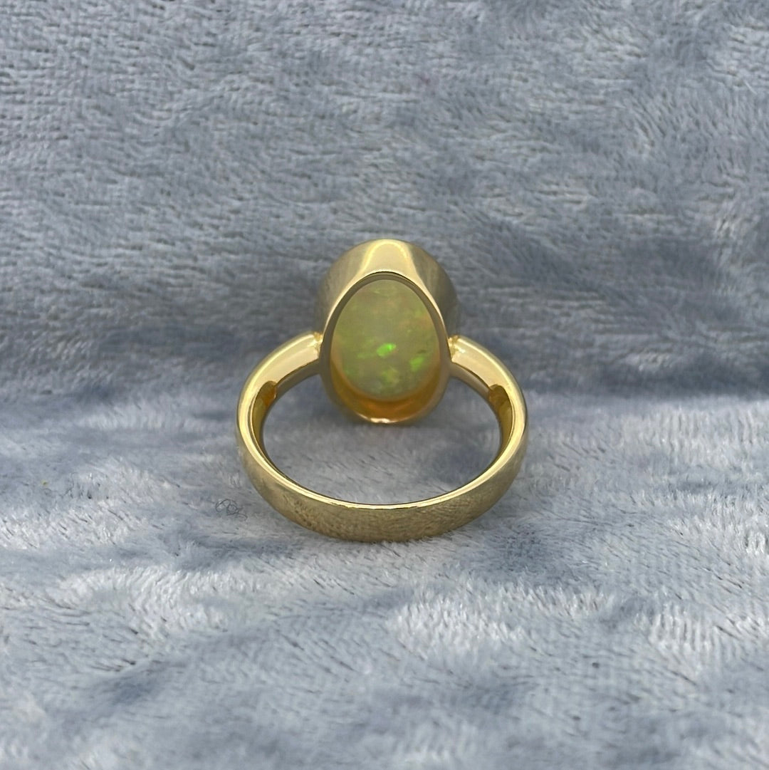 R0799 18ct Opal Ethiopian opal oval rubover 5.22ct 1270704753